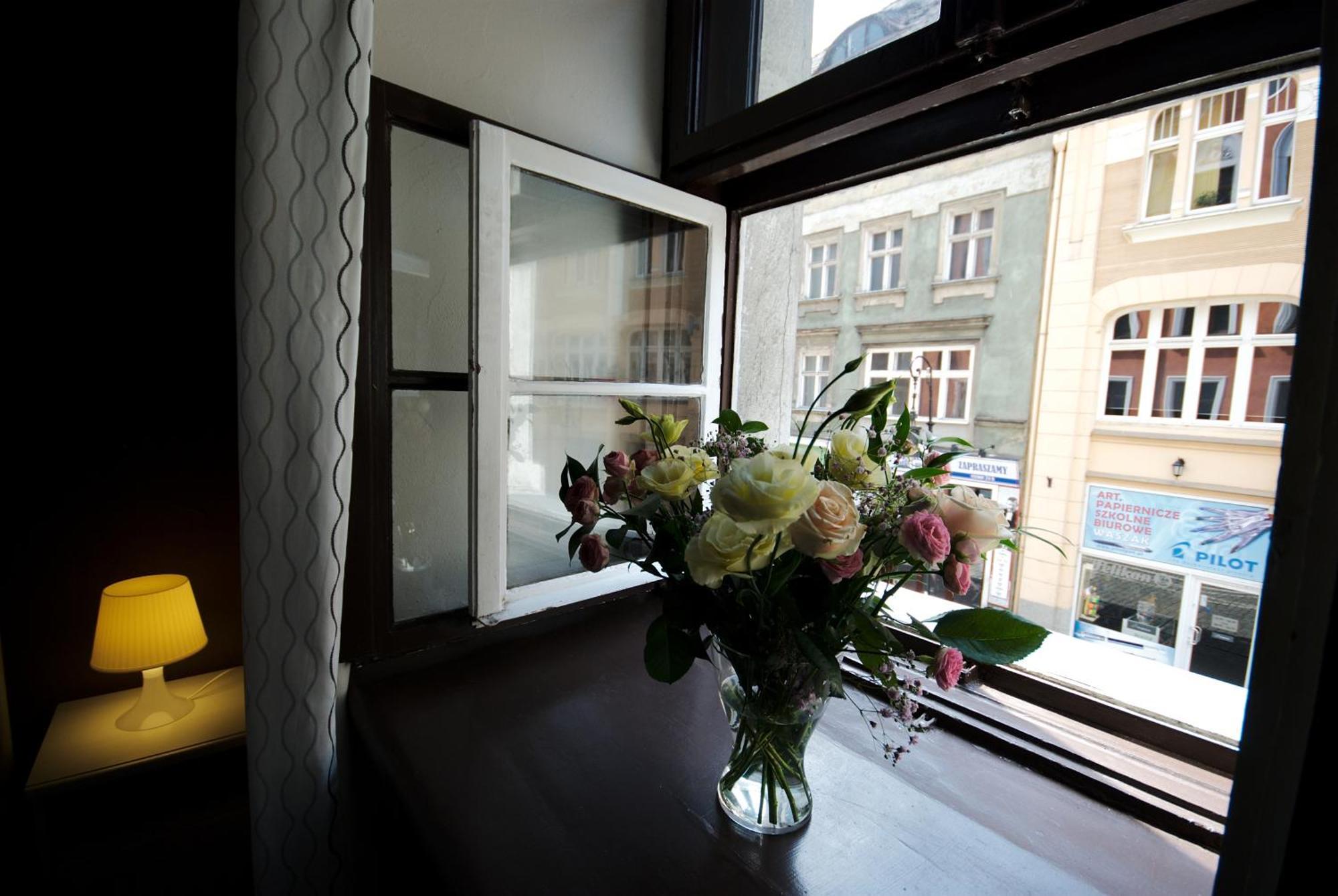 Kolysanka Private Rooms In Old Town Познан Екстериор снимка